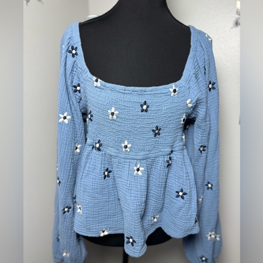 Elegant Floral Embroidered Tunic Top